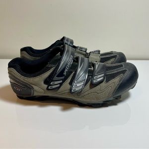 Specialized men’s cycling shoes, clip in (6114-4545)
